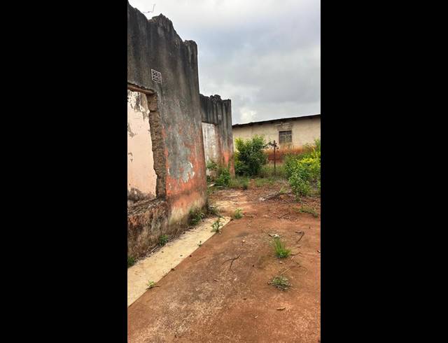 LAND FOR SALE IN MAKUMBANE